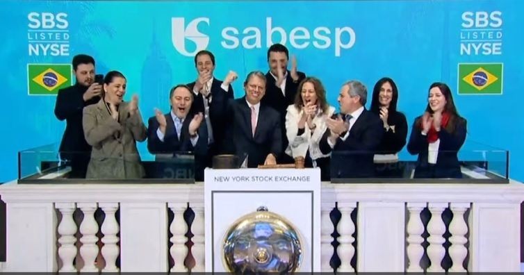 Imagem da noticia Tarcísio recebe prêmio internacional por privatização da Sabesp