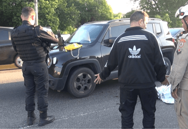 Imagem da noticia RJ: criminoso morre após tentar assaltar carro na Avenida Brasil 