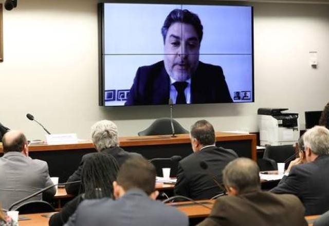 Imagem da noticia 2ª instância da Lava Jato mantém ordem de prisão de desafeto de Moro