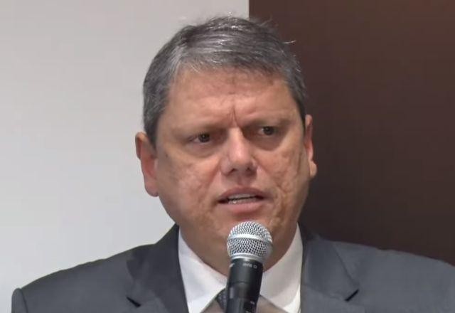 Imagem da noticia "Não houve excesso", diz Tarcísio sobre operação no Guarujá (SP)