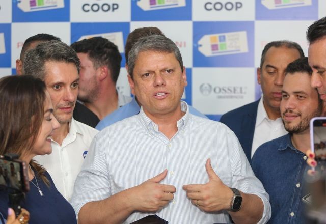 Imagem da noticia Tarcísio diz que ações da Sabesp irão a leilão em junho