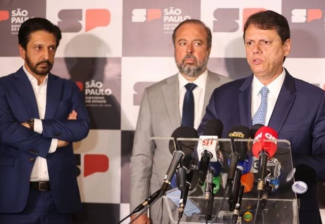 Imagem da noticia Tarcísio e Silveira divergiram sobre solução para Enel durante reunião