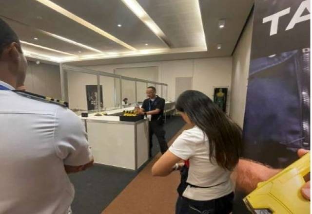 PF compra 1,3 mil armas de choque para segurança em aeroportos, portos e eventos