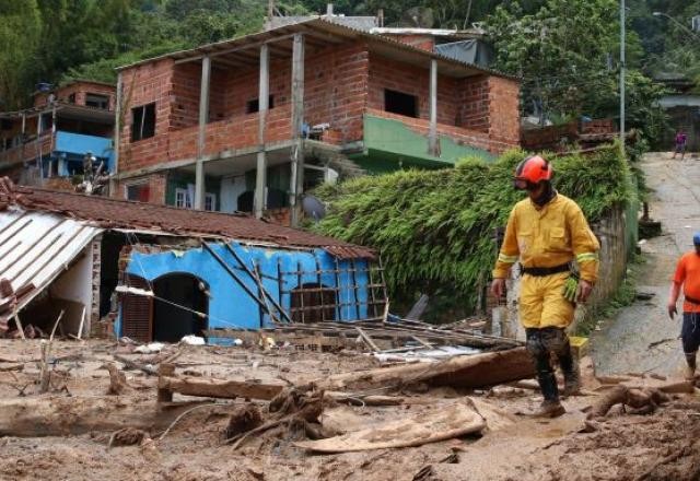 Imagem da noticia Sirenes e aulas em escolas: governo de SP anuncia medidas contra tempestades