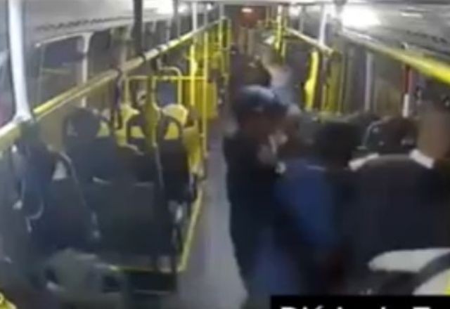 Imagem da noticia Homem morre baleado dentro de ônibus em São Paulo