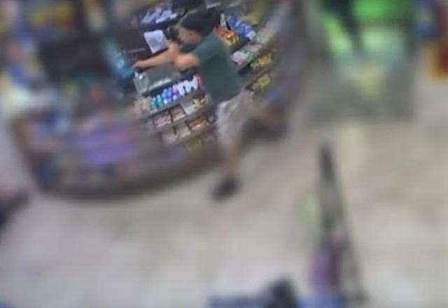 Imagem da noticia Policial federal mata uma pessoa e deixa 3 feridas após briga