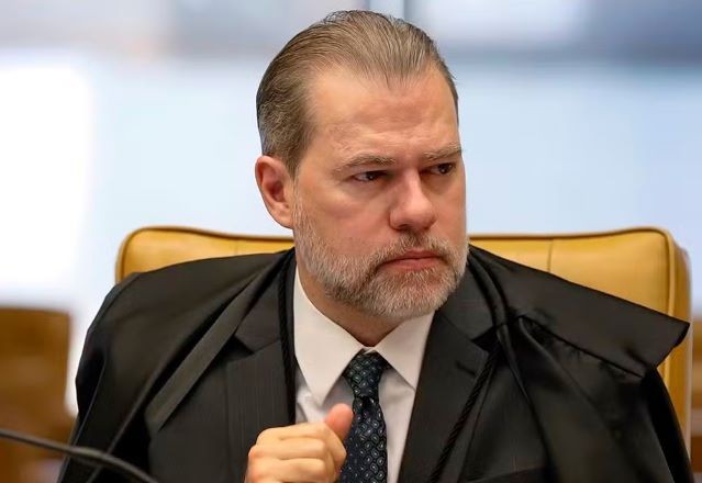 Imagem da noticia Toffoli manda excluir de relatório mensagens entre advogado e acusado de xingar Alexandre de Moraes