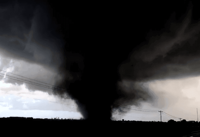 Imagem da noticia Tornados devastam cidade nos EUA e deixam 10 feridos; imagens impressionam