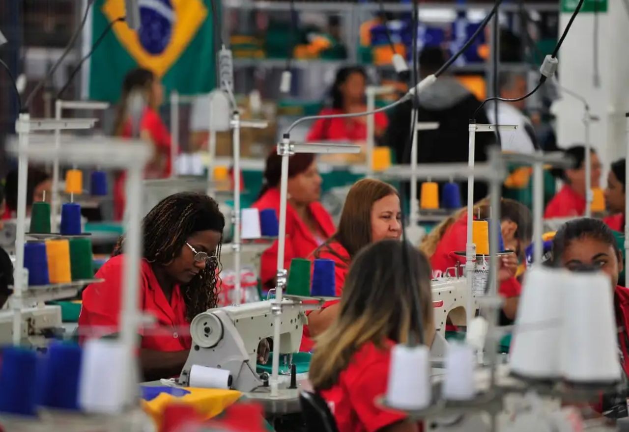 Mulheres ganham 20,7% a menos do que homens no Brasil, diz governo