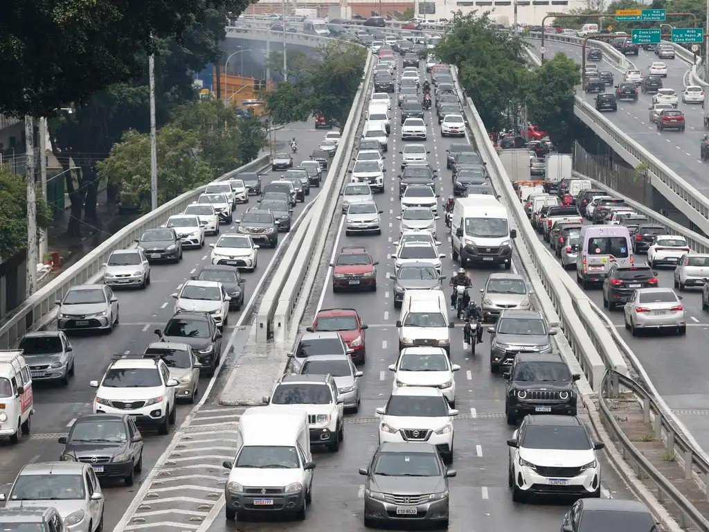 Imagem da noticia Com 1.059 km de congestionamento, São Paulo tem manhã com recorde de trânsito