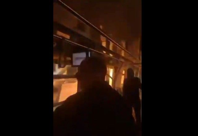 Imagem da noticia Vídeo: trem da Linha 9-Esmeralda pega fogo na zona sul de São Paulo