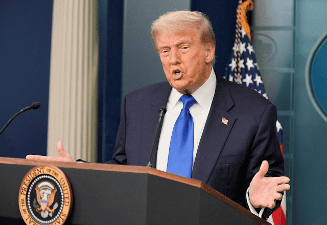 Imagem da noticia Trump divulgará nova tarifa para o Brasil e manda carta a outros sete países