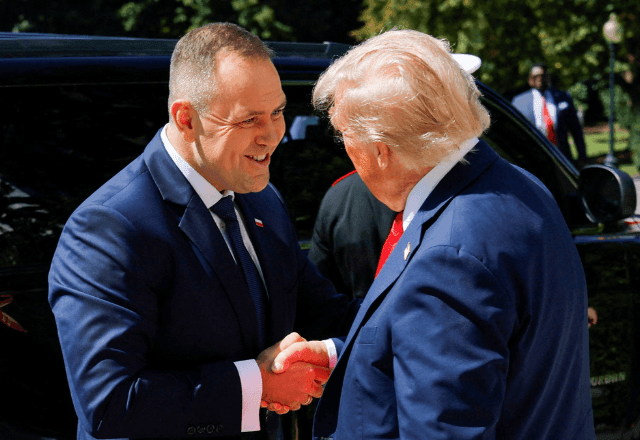 Imagem da noticia Trump anuncia envio de 5 mil soldados à Polônia