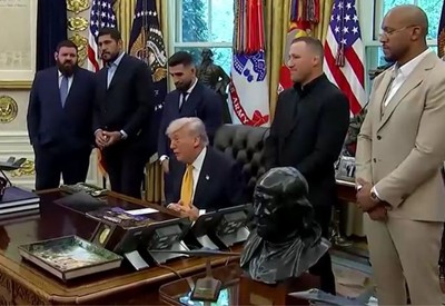 Ao lado de Poatan, Trump anuncia luta do UFC em frente à Casa Branca