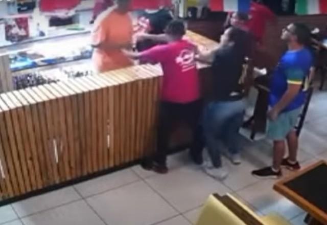 Imagem da noticia Flagrante: cliente agride garçom por diferença de R$ 2 na conta