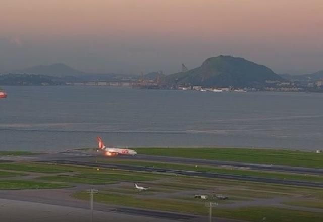 Imagem da noticia Turbina de avião da Gol pega fogo antes de decolagem no Rio de Janeiro