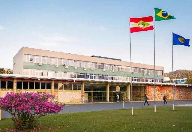 Imagem da noticia Casos de apologia ao nazismo são registrados na UFSC e em colégio de elite em SP