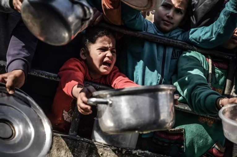 Imagem da noticia Mais de 1 milhão de crianças na Faixa de Gaza podem morrer por subnutrição, alerta Unicef