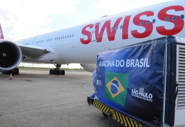 Novo carregamento da Coronavac chega a São Paulo