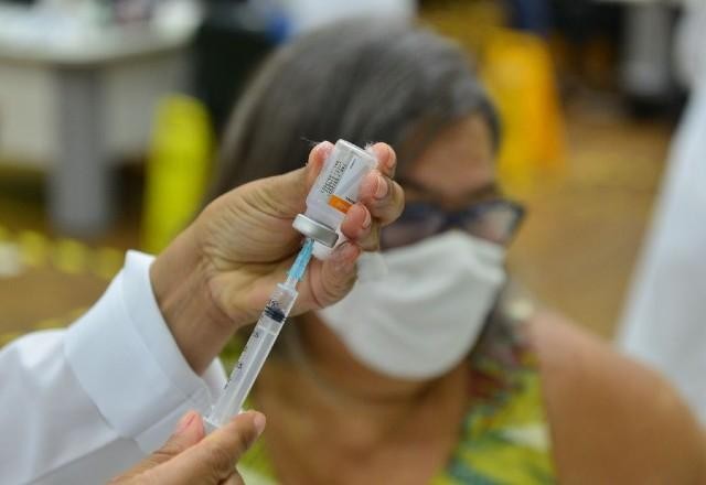 Imagem da noticia Saúde recomenda 2ª dose de reforço para idosos acima de 60 anos