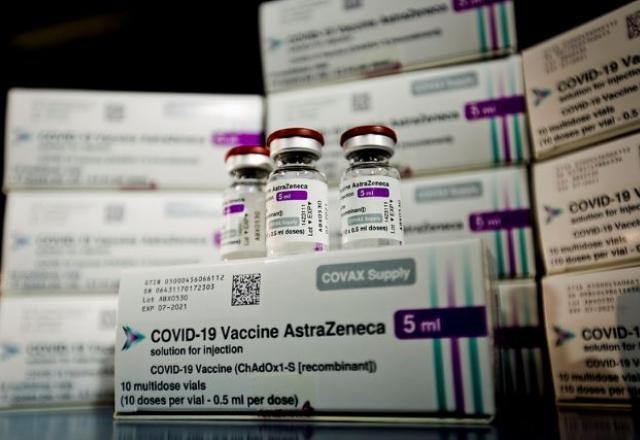 Quase 900 doses de vacina contra covid devem ser jogadas fora em Goiás