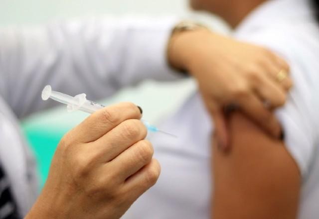 Imagem da noticia Covid: Apenas 46% dos brasileiros receberam a dose de reforço