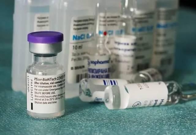 Imagem da noticia Pfizer anuncia 100% de proteção de longo prazo na vacinação de jovens