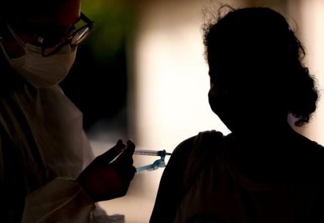 Imagem da noticia Coronavírus no Brasil: são 21 milhões de casos e 589,5 mil mortes