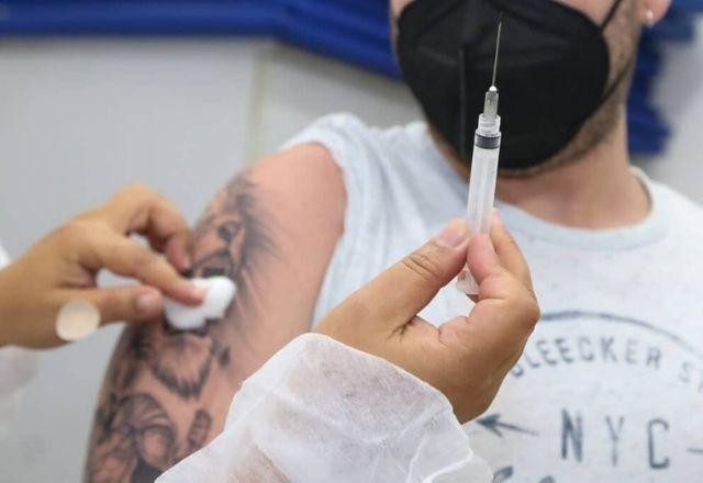 Imagem da noticia Redução do tempo entre doses de vacinas divide secretarias de Saúde