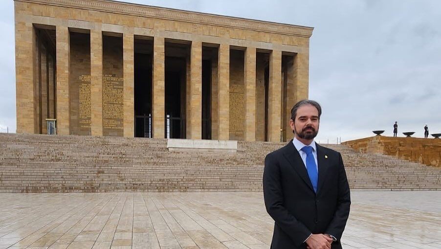 Imagem da noticia Brasileiro graduado no FBI assumirá comando da Interpol