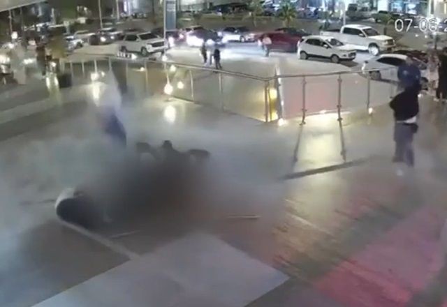 Imagem da noticia Varanda de vidro de bar desaba e dois morrem no México 