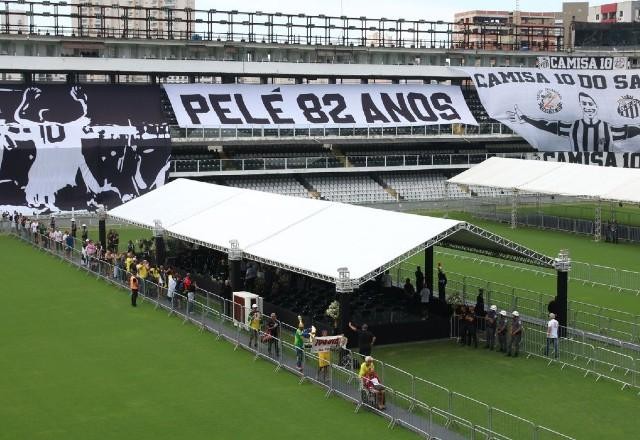 Adeus a Pelé: familiares, amigos e fãs se despedem do Rei do Futebol