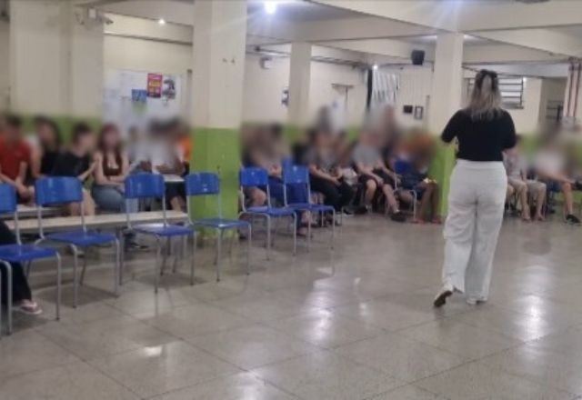 Imagem da noticia Aluno leva veneno de formiga para escola e intoxica 14 pessoas em Chapecó (SC)