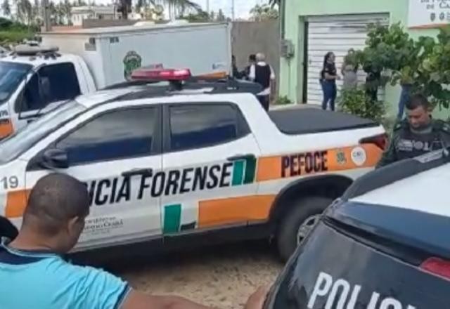 Imagem da noticia Policial civil mata quatro colegas em delegacia e foge em viatura