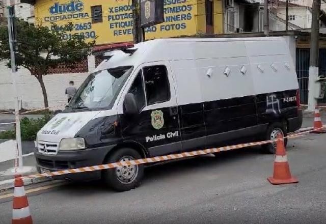 Imagem da noticia Viatura da polícia é pichada com suástica na Grande São Paulo