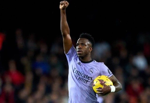 Imagem da noticia La Liga pede prisão de torcedores do Atlético de Madrid por campanha racista contra Vini Jr