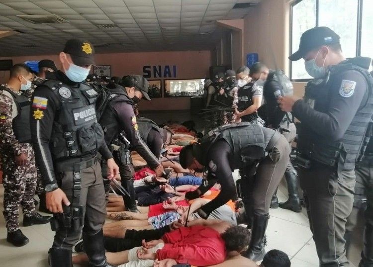 Imagem da noticia Equador liberta funcionários carcerários que eram feitos reféns nas penitenciárias