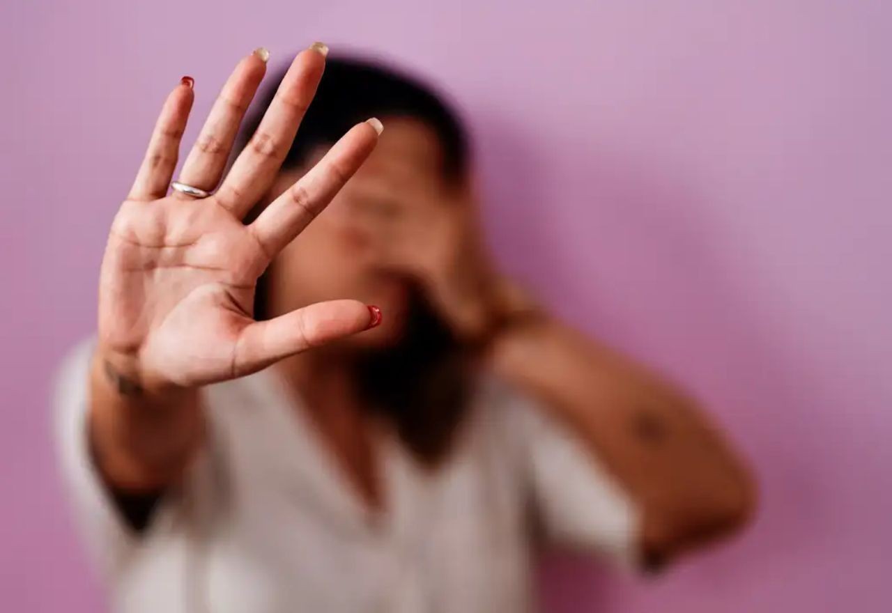 Imagem da noticia "Pode vir logo? Eu tô com fome": mulher em cárcere privado liga para PM e pede "pizza"; ouça áudio