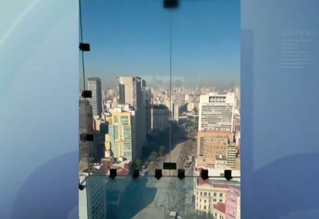 Imagem da noticia 15 turistas ficam presos por uma hora em elevador de mirante em São Paulo 