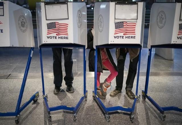 EUA: norte-americanos vão às urnas para escolher membros do Congresso
