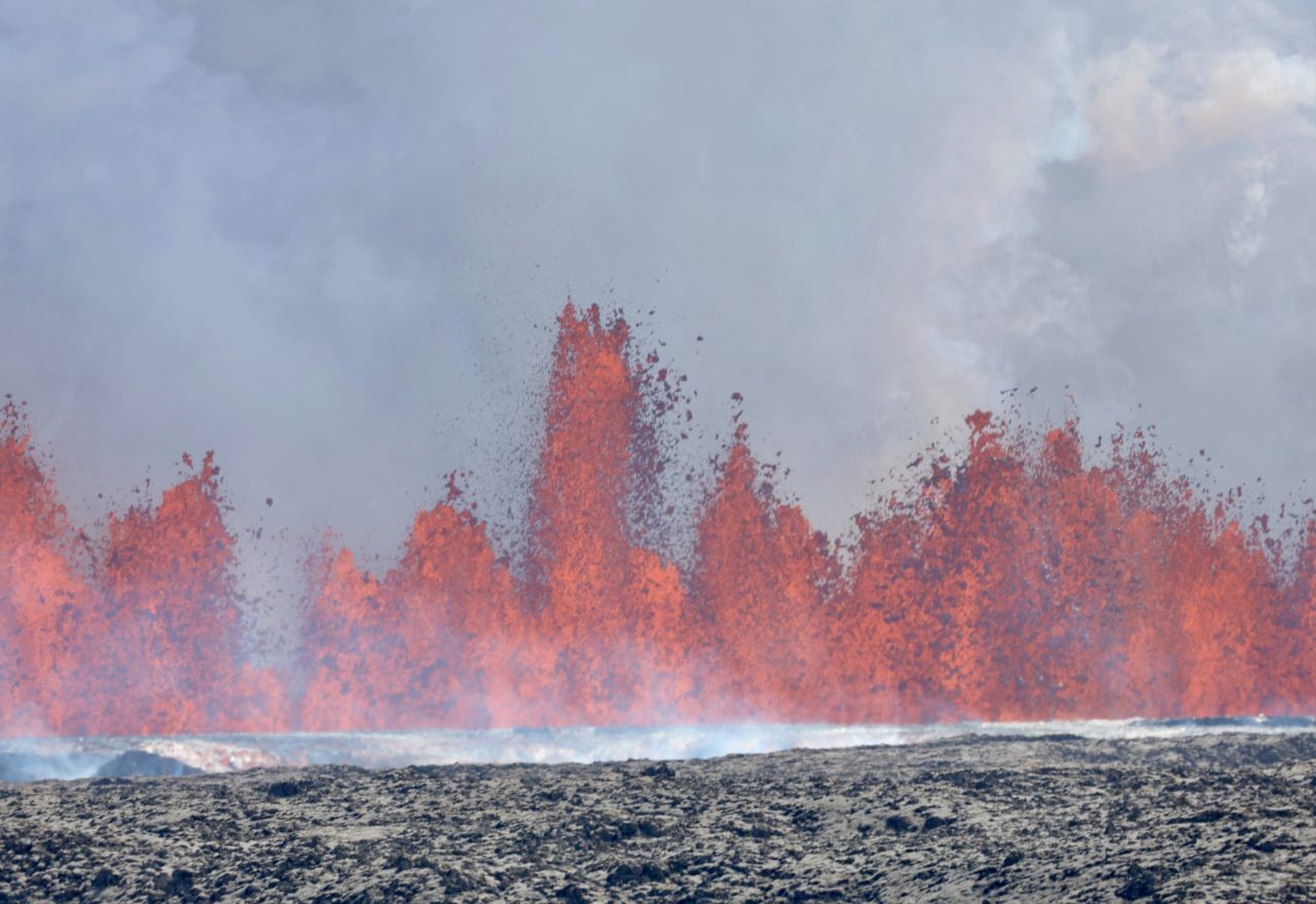 Imagem da noticia Vulcão entra em erupção na Islândia pela quinta vez; acompanhe ao vivo