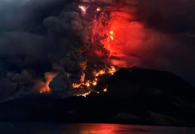 Imagem da noticia Indonésia emite alerta para tsunami após erupção de vulcão