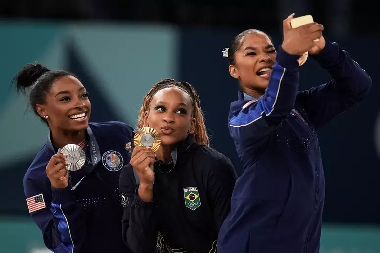 Americana devolverá medalha de bronze conquistada no solo da ginástica 