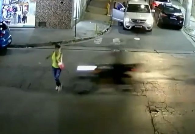 Imagem da noticia Mulher morre atropelada por motociclista em São Paulo