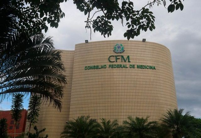 Imagem da noticia De 'kit-covid' a aborto legal: relembre polêmicas do CFM, que passa por eleições nesta quarta