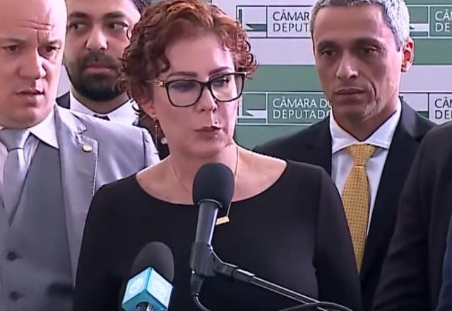 Imagem da noticia Jornalista que foi ameaçado e perseguido por Zambelli armada é condenado por difamar deputada