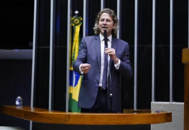 Imagem da noticia Líder do PT na Câmara divulga ato contra Campos Neto