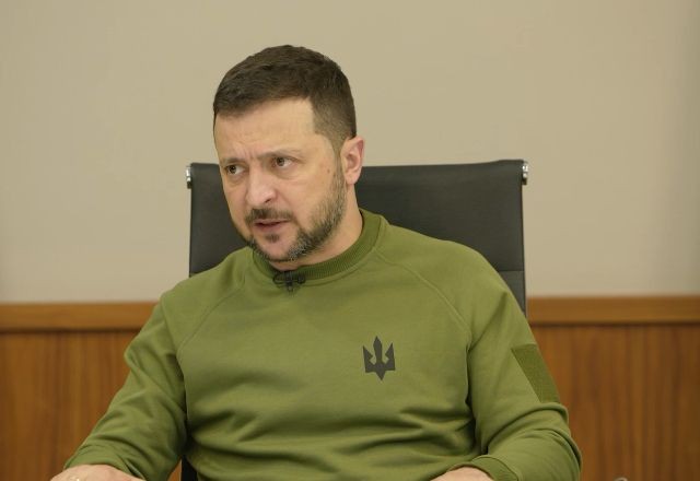 Seria "um grande erro" Lula encontrar Putin na Rússia, diz Zelensky