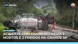 Colisão entre caminhão e carro deixa 2 mortos e 2 gravemente feridos na Grande SP Colisão entre caminhão e carro deixa 2 mortos e 2 gravemente feridos na Grande SP