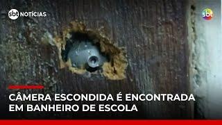 RJ: Alunos encontram câmera escondida em banheiro de escola | #SBTNotícias RJ: Alunos encontram câmera escondida em banheiro de escola | #SBTNotícias